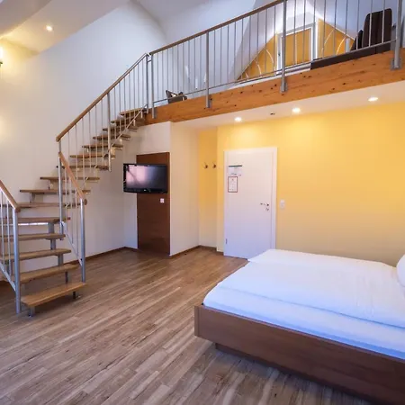 Altstadthof מלון *