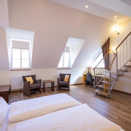 מלון Altstadthof *