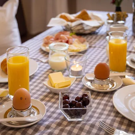 Altstadthof 호텔 *