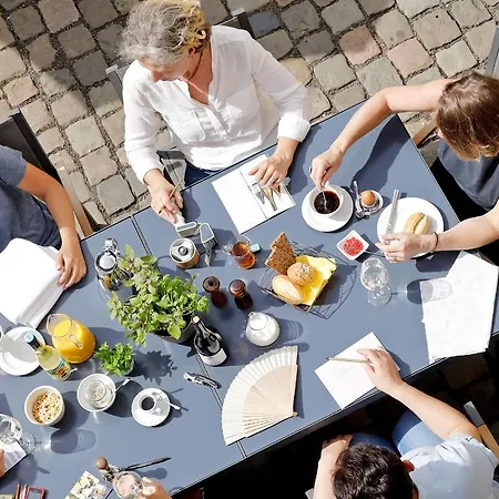 Altstadthof מלון *