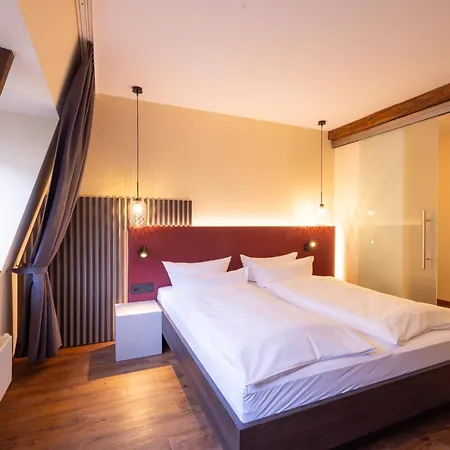 Altstadthof Hotel *